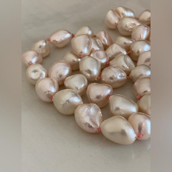 Vintage Light Pink Faux Pearls - Picture 10 of 12